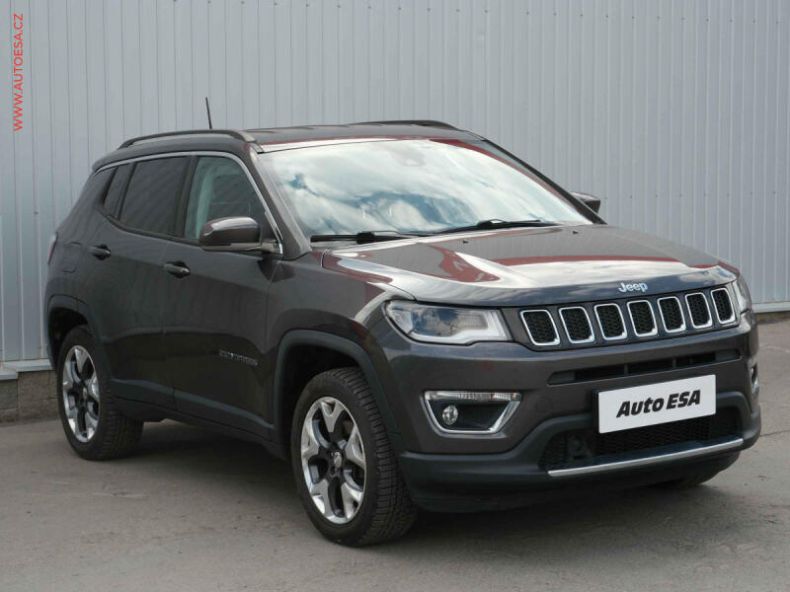 Jeep Compass - hlavní foto
