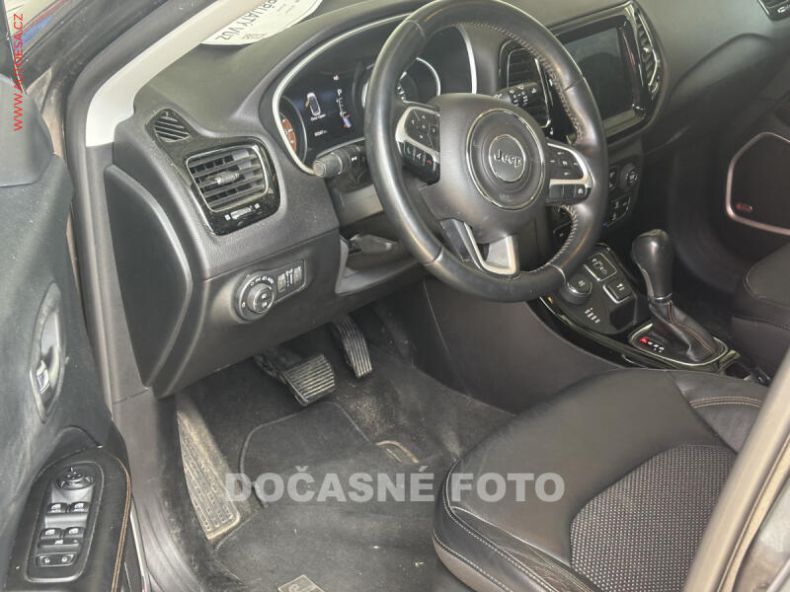 Jeep Compass - hlavní fotka