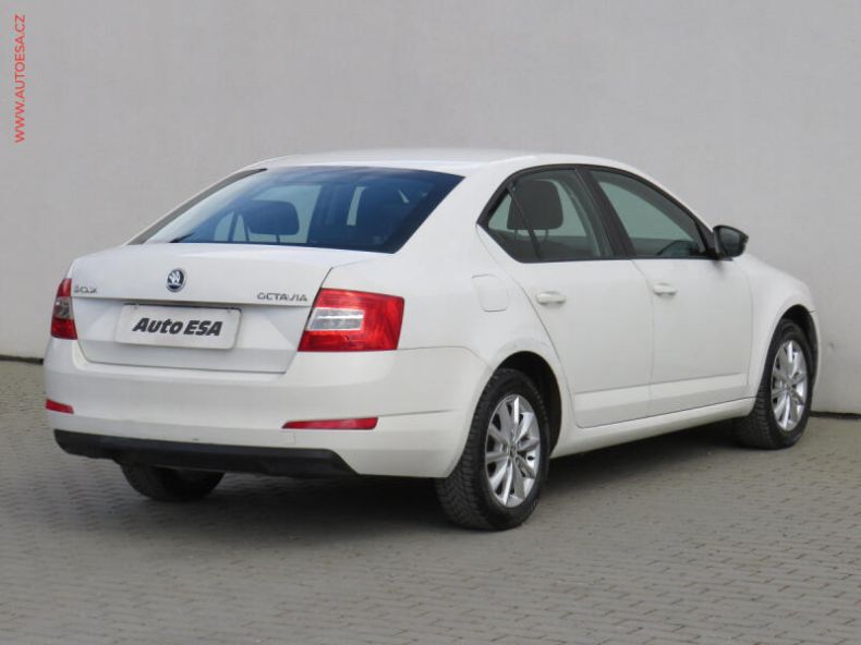 Škoda Octavia - hlavní fotka