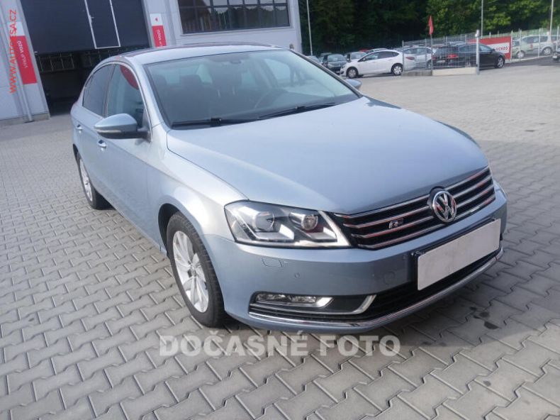 Volkswagen Passat - hlavní foto