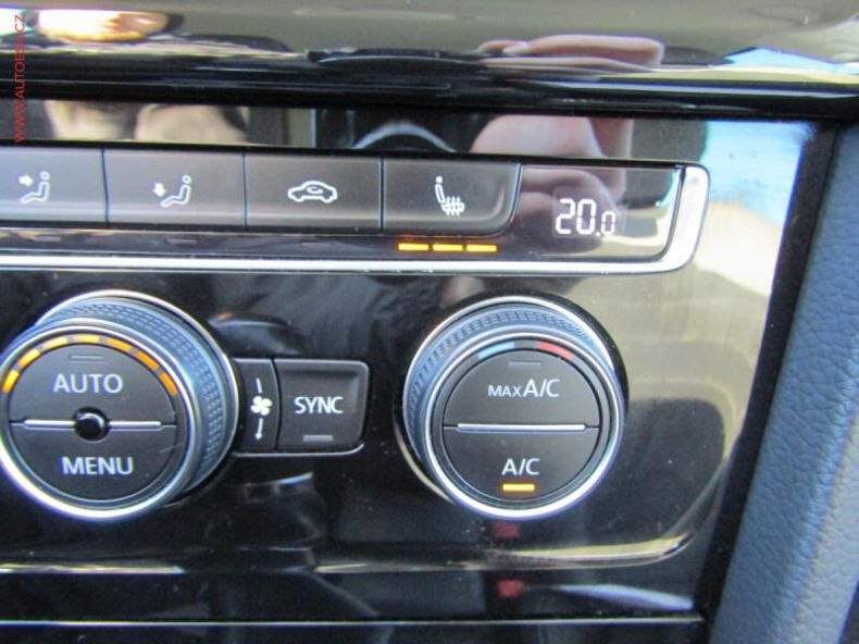 Volkswagen Golf - hlavní fotka