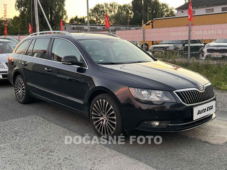 Škoda Superb - hlavní foto