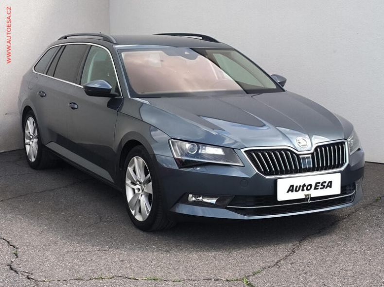 Škoda Superb - hlavní foto