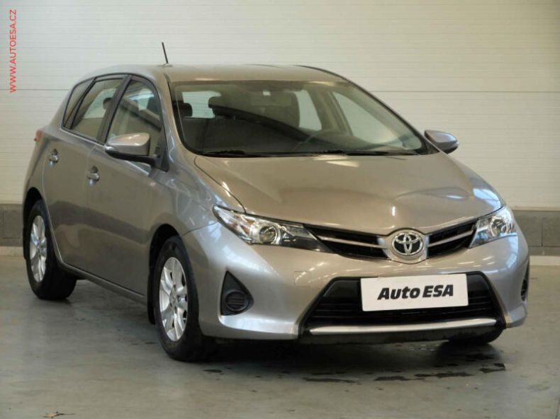 Toyota Auris - hlavní foto