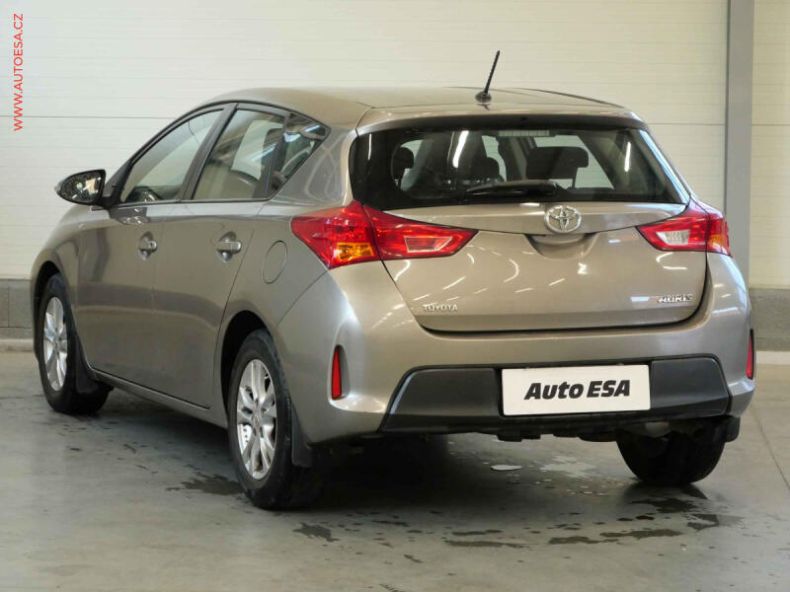 Toyota Auris - hlavní fotka
