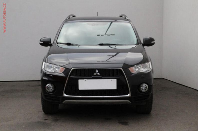 Mitsubishi Outlander - hlavní fotka