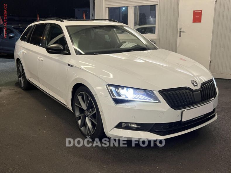 Škoda Superb - hlavní foto