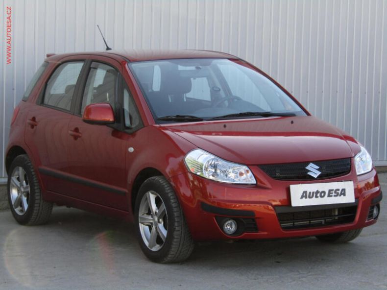 Suzuki SX4 - hlavní foto