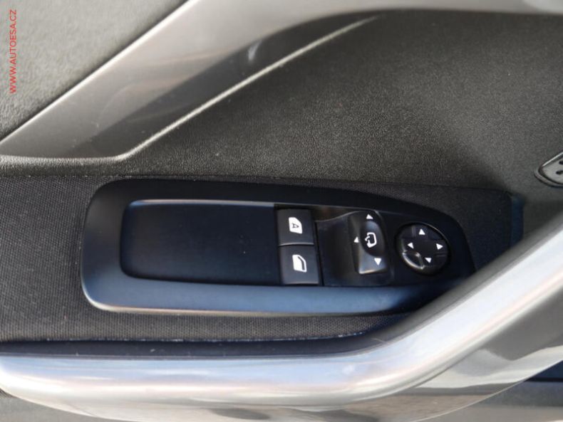 Peugeot 2008 - hlavní fotka