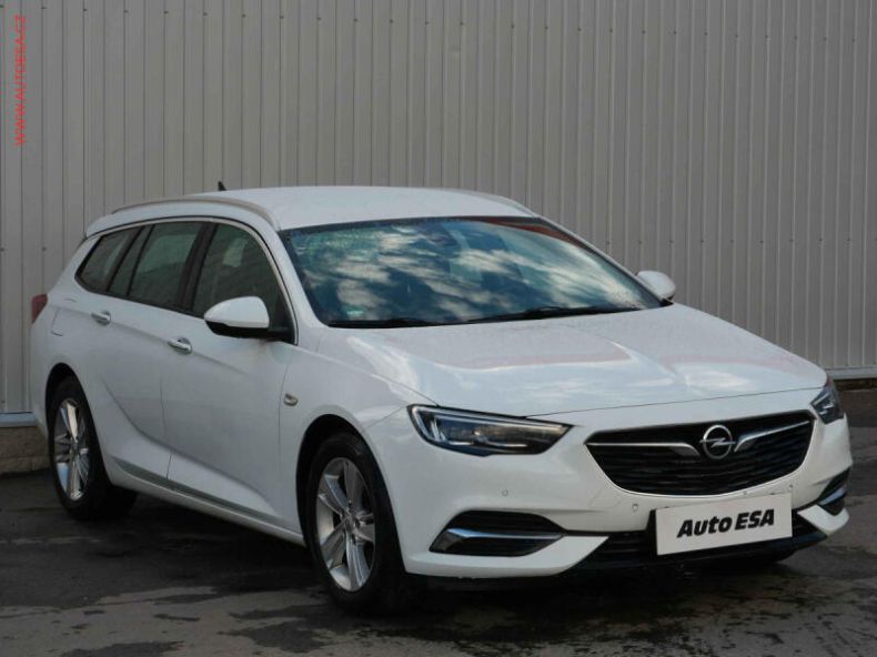 Opel Insignia - hlavní foto