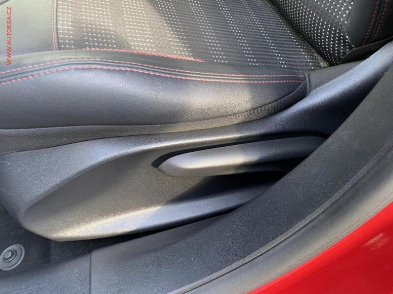 Peugeot 2008 - hlavní fotka