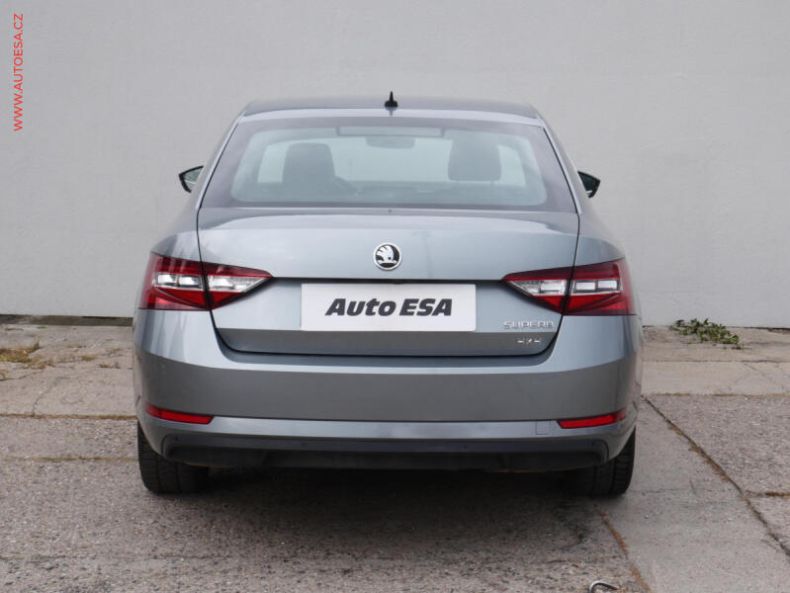 Škoda Superb - hlavní fotka
