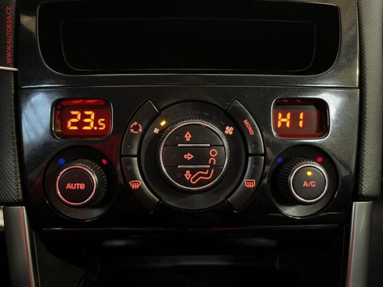 Peugeot 308 - hlavní fotka