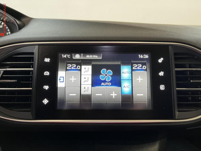 Peugeot 308 - hlavní fotka