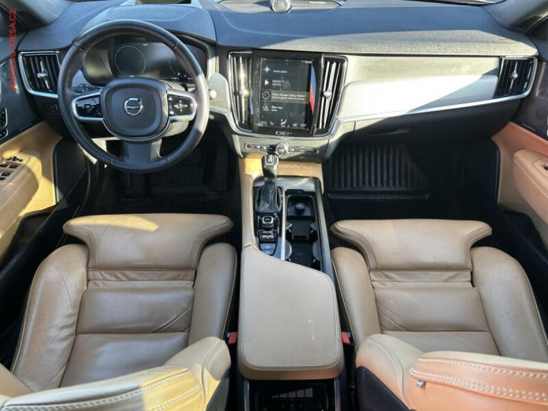 Volvo V90 - hlavní fotka