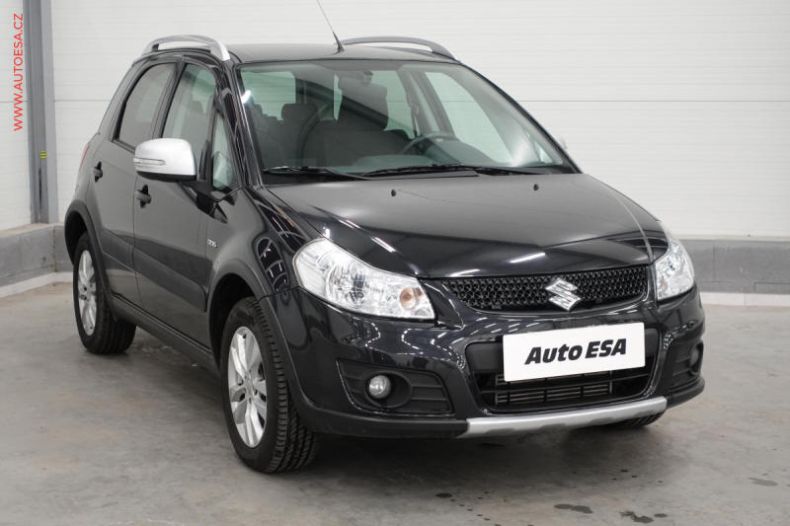 Suzuki SX4 - hlavní foto