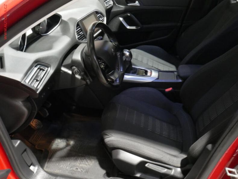 Peugeot 308 - hlavní fotka