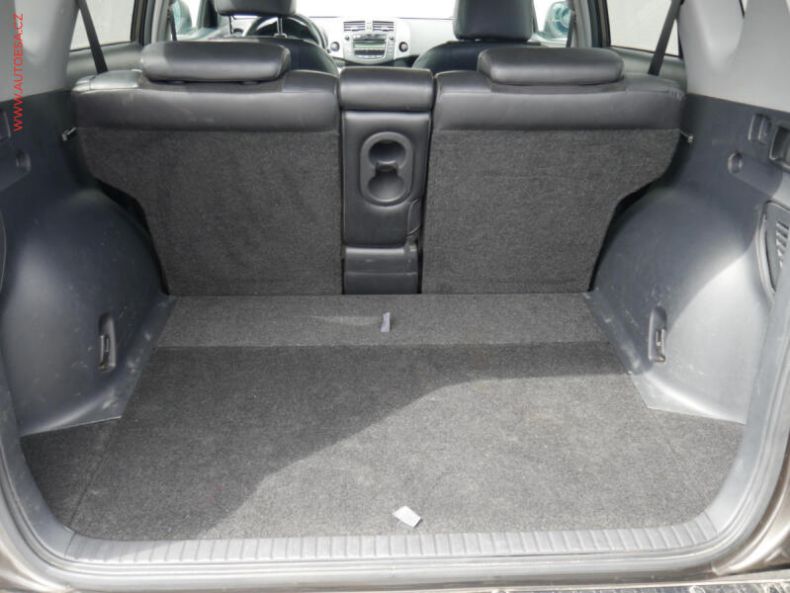 Toyota RAV 4 - hlavní fotka