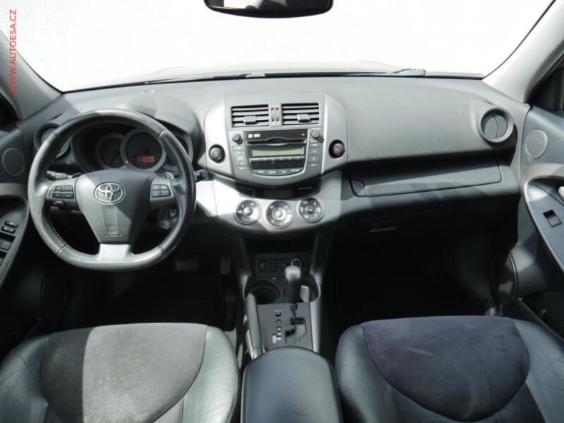 Toyota RAV 4 - hlavní fotka
