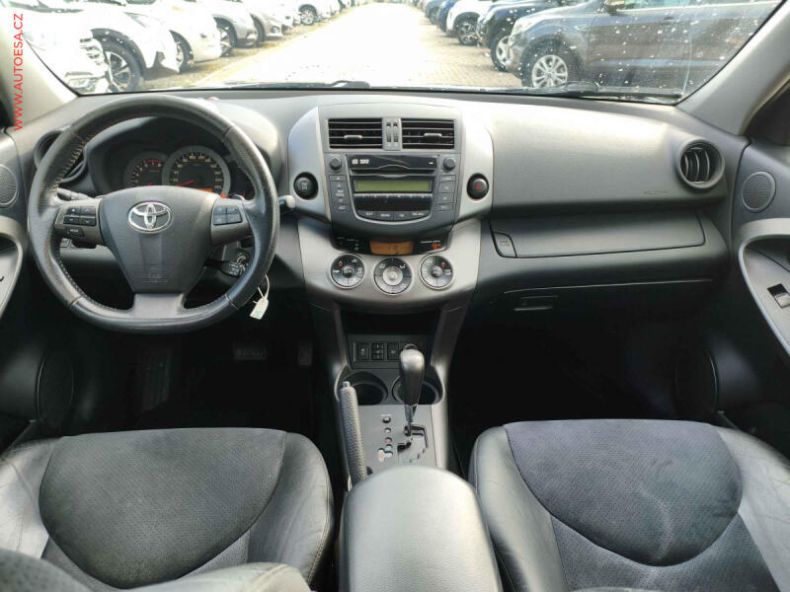 Toyota RAV 4 - hlavní fotka