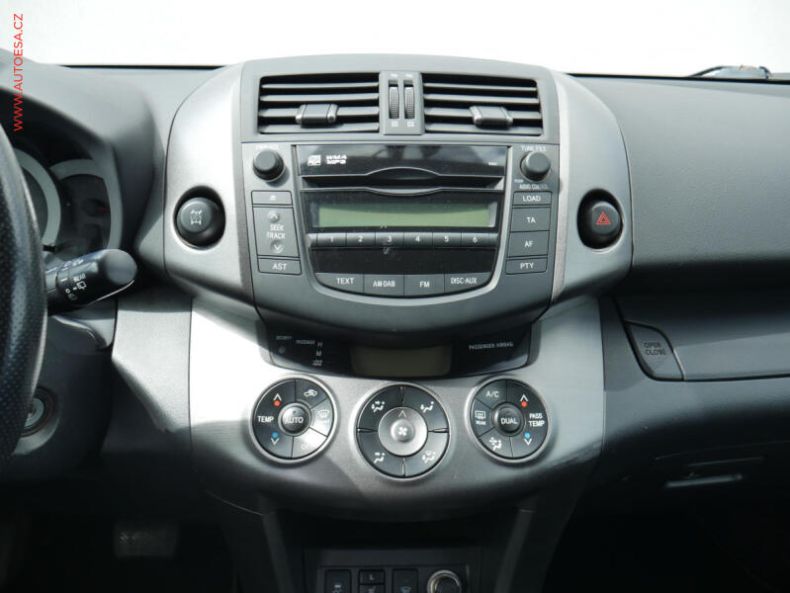 Toyota RAV 4 - hlavní fotka