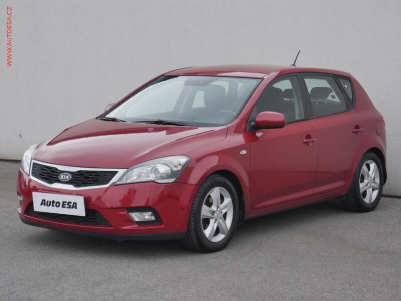 Kia Cee'd - hlavní fotka