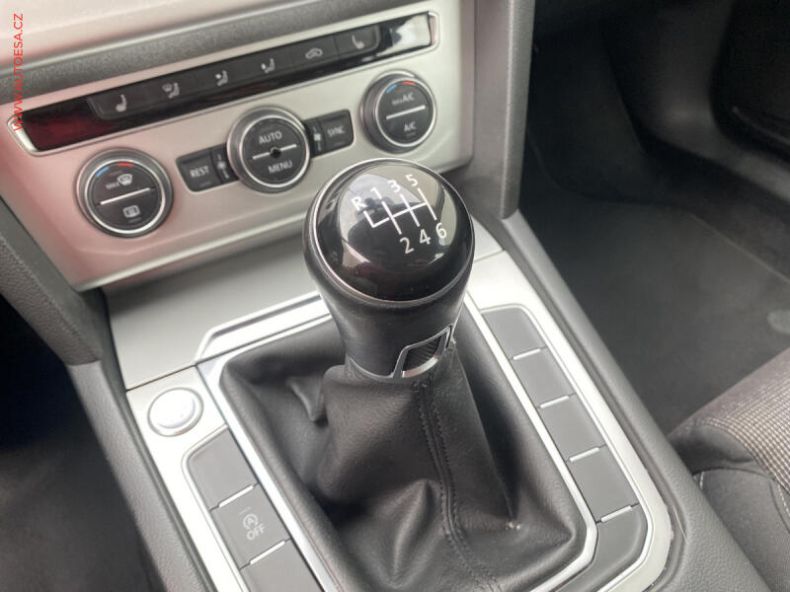 Volkswagen Passat - hlavní fotka