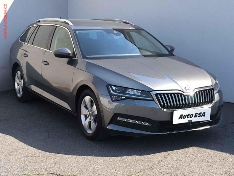 Škoda Superb - hlavní foto