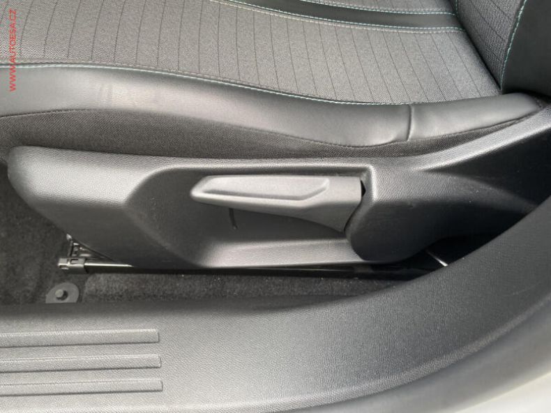 Peugeot 2008 - hlavní fotka