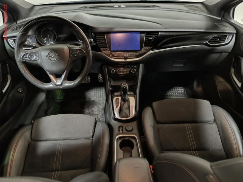Opel Astra - hlavní fotka