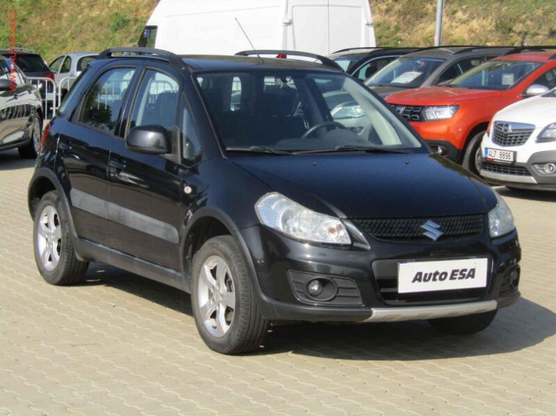 Suzuki SX4 - hlavní foto