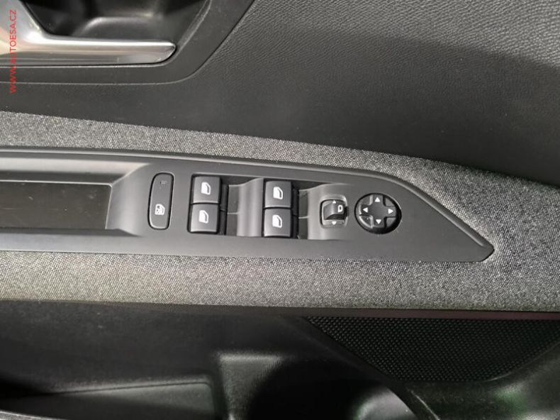 Peugeot 3008 - hlavní fotka