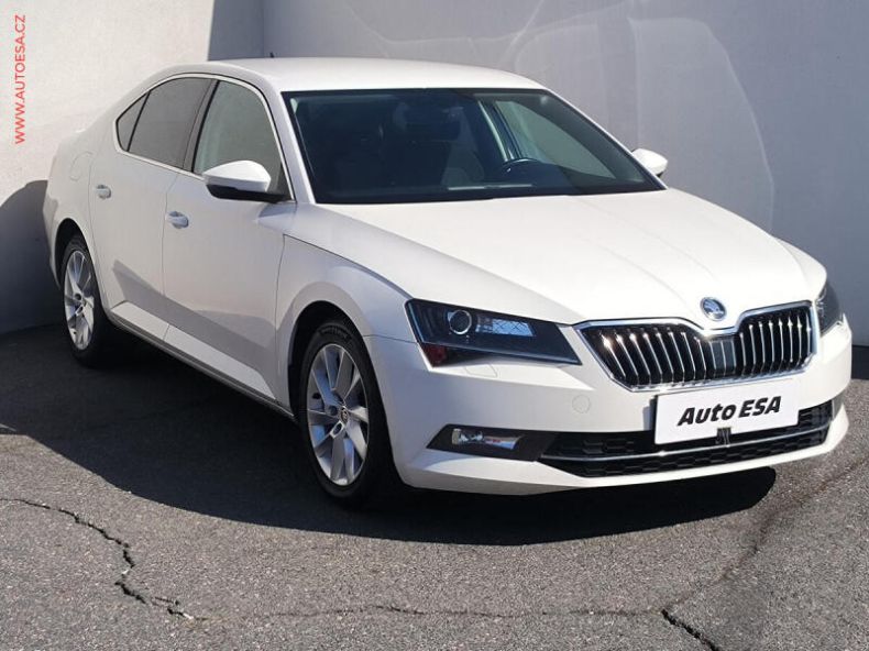 Škoda Superb - hlavní foto