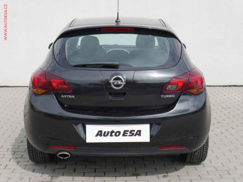 Opel Astra - hlavní fotka