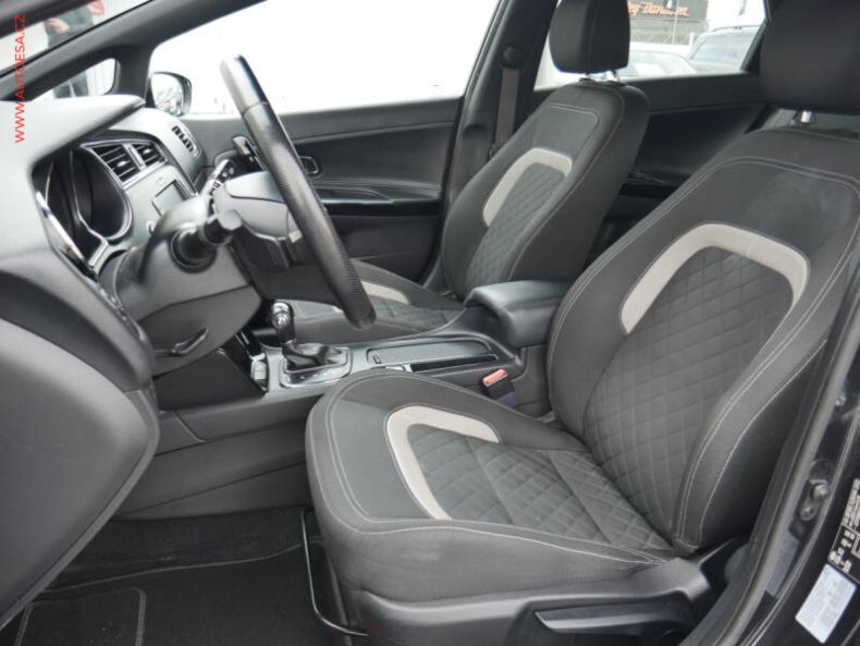 Kia Cee'd - hlavní fotka