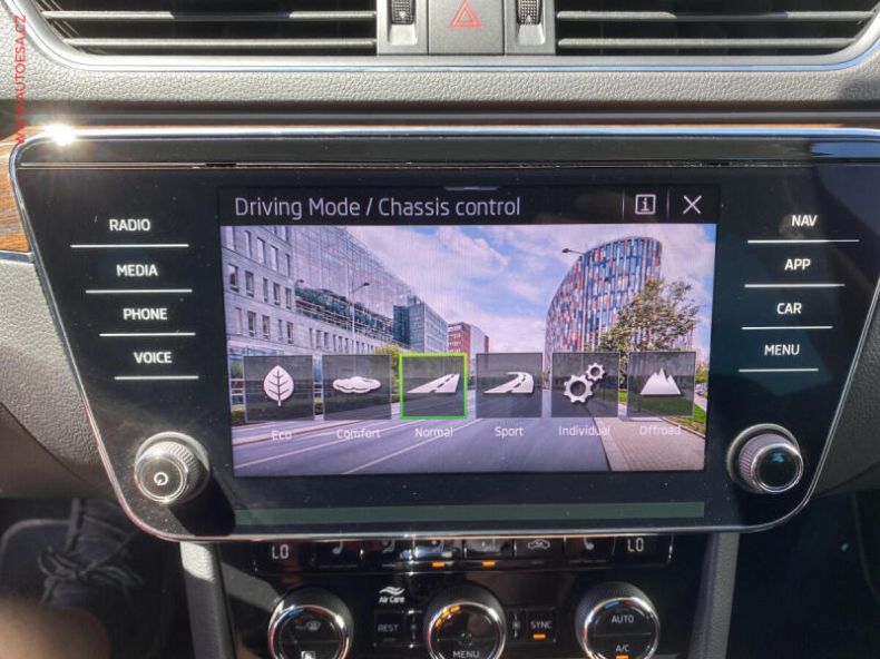 Škoda Superb - hlavní fotka