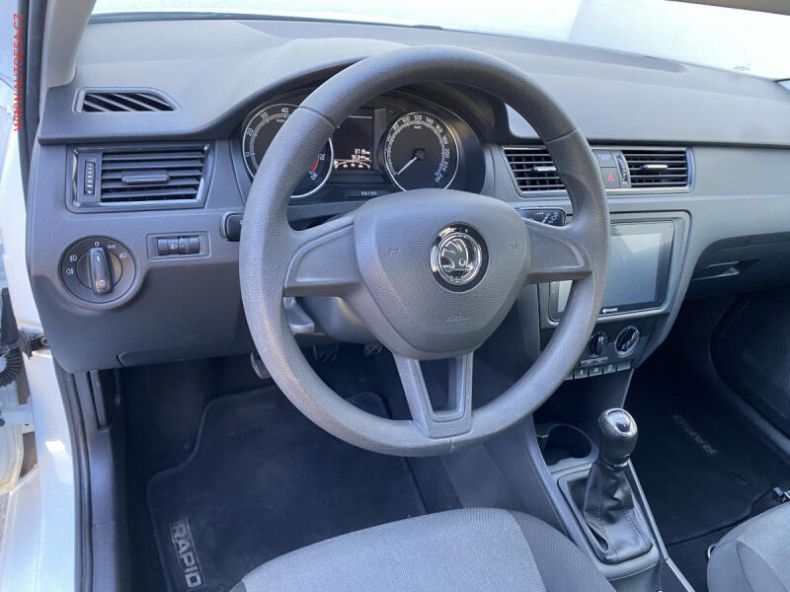 Škoda Rapid - hlavní fotka