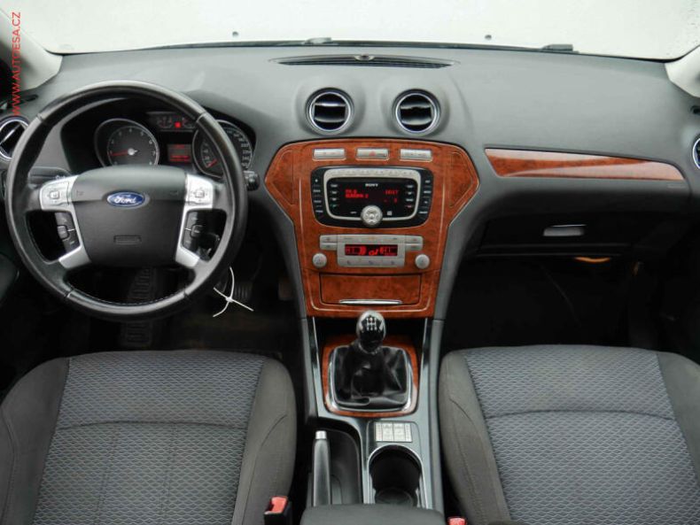 Ford Mondeo - hlavní fotka