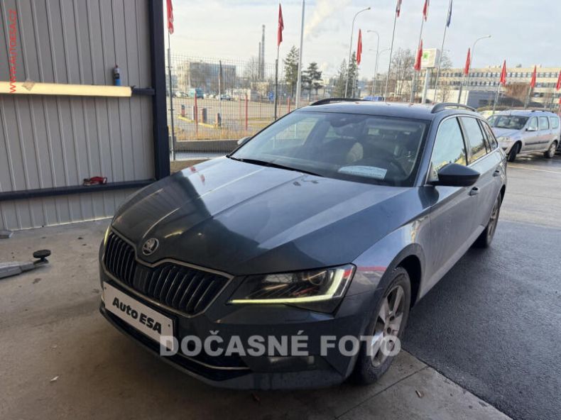Škoda Superb - hlavní foto