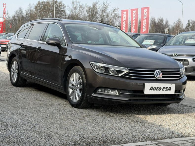 Volkswagen Passat - hlavní fotka inzerátu