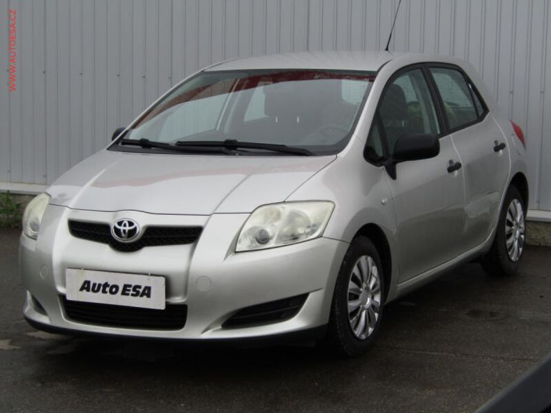 Toyota Auris - hlavní fotka