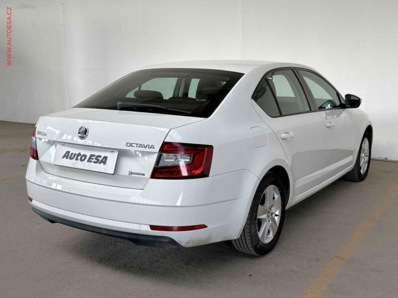 Škoda Octavia - hlavní fotka