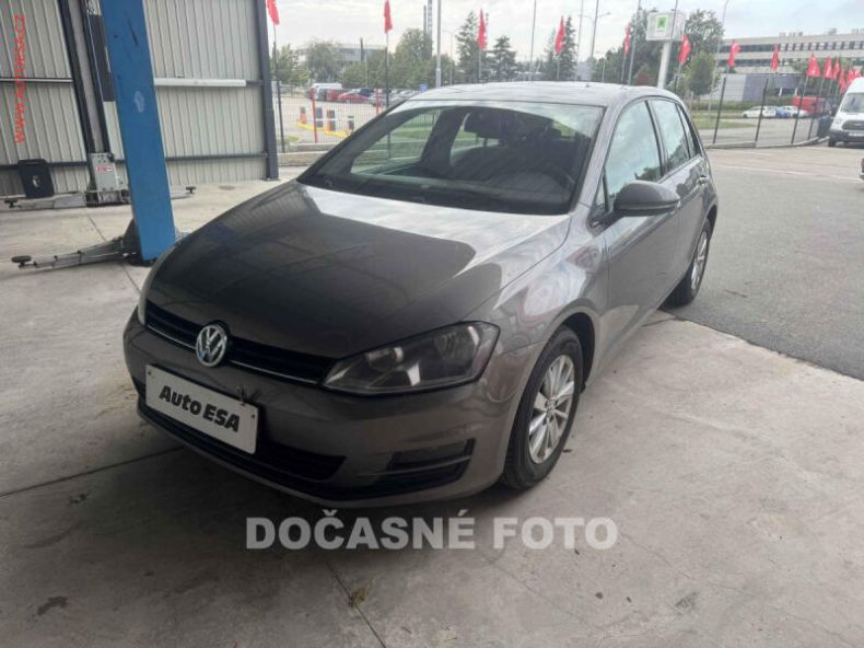 Volkswagen Golf - hlavní foto