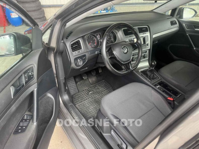 Volkswagen Golf - hlavní fotka