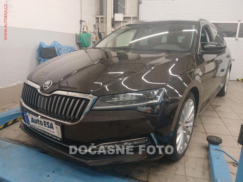 Škoda Superb - hlavní foto