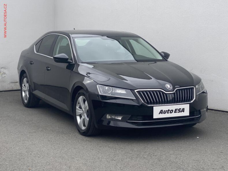 Škoda Superb - hlavní foto
