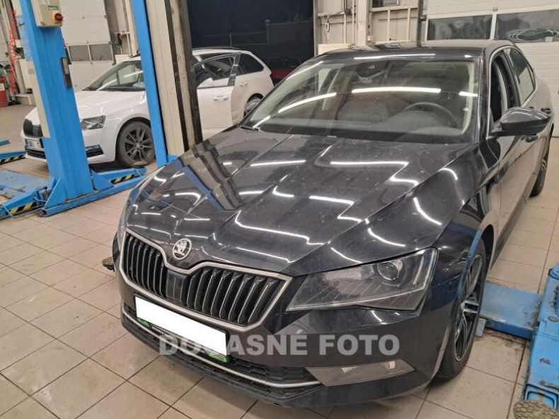 Škoda Superb - hlavní foto