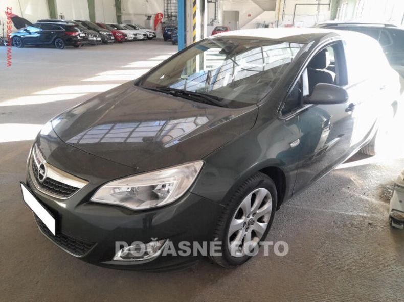 Opel Astra - hlavní foto
