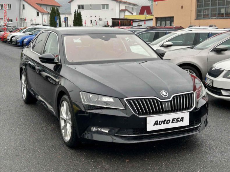 Škoda Superb - hlavní foto
