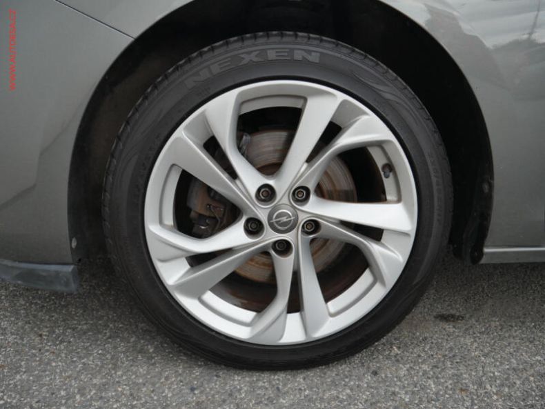 Opel Astra - hlavní fotka